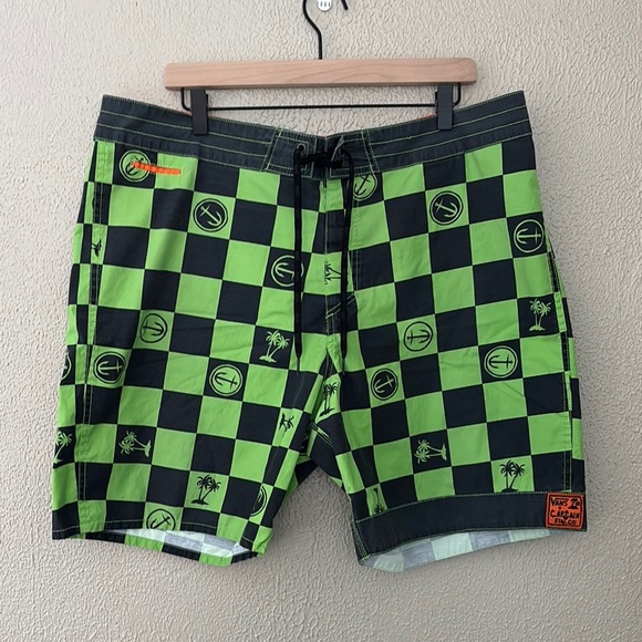 Mens Vans Off The Wall Black Green Mens Board Swim Short Green Checkered Size 38 - Picture 1 of 11